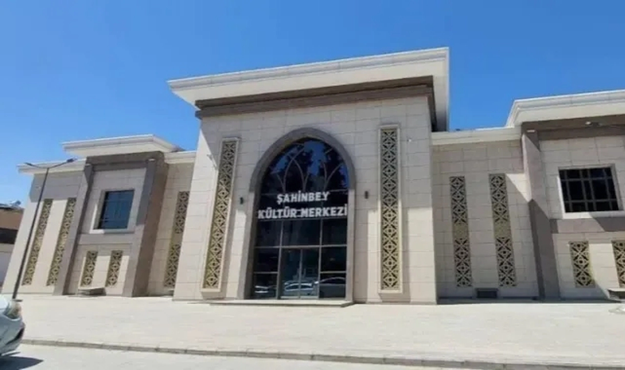 AK Partili başkan, nikah salonu tesislerini CHP'li belediyeye devretmedi