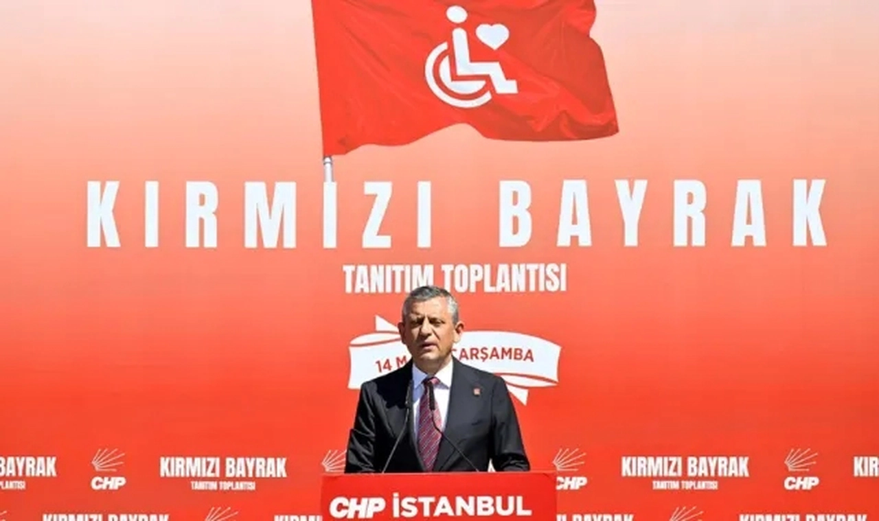 CHP Genel Başkanı Özel'den 'Yerel Yönetim Yasası' yorumu: Başkanların müşterek görüşleri alınmalı