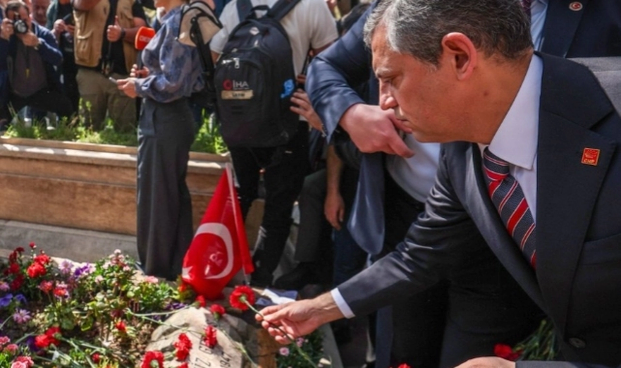 CHP lideri Özel: Deniz Gezmiş'in durduğu yerde durmaya devam ediyoruz