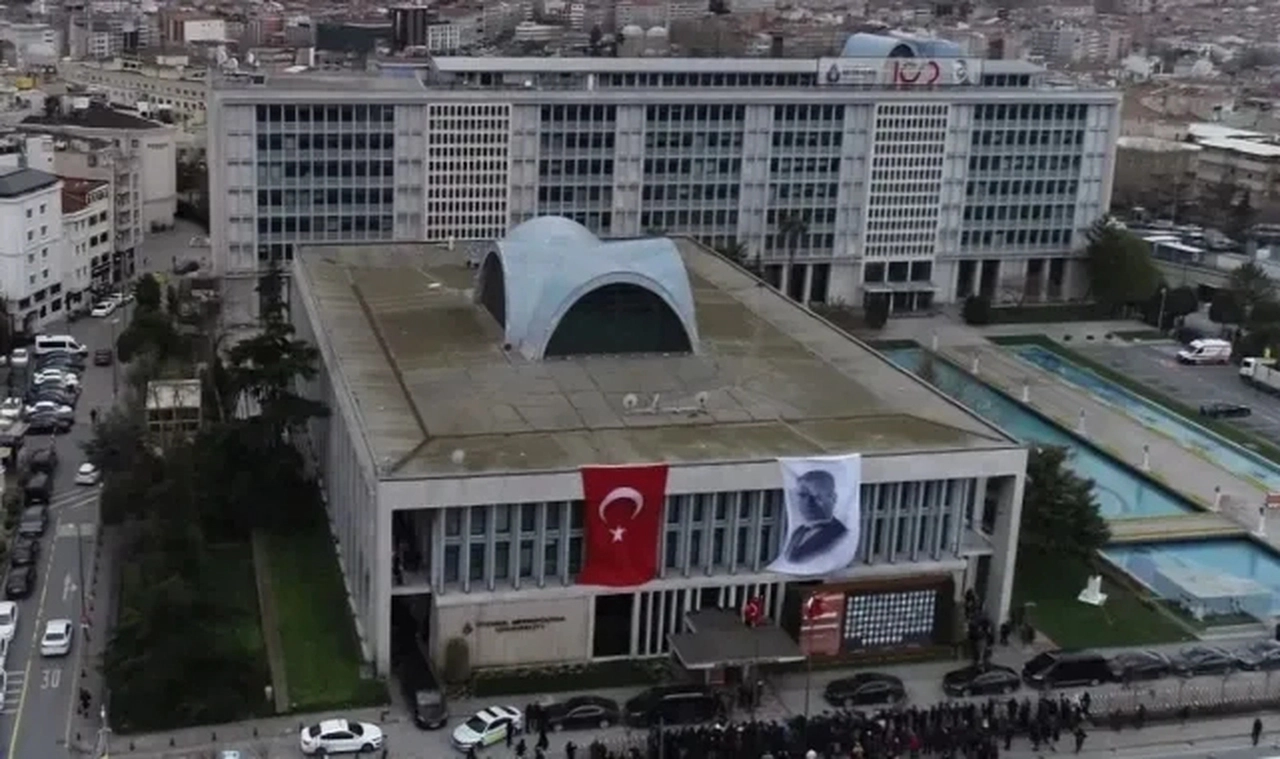 CHP'lilerden İBB'ye 4’üncü dalga operasyona tepki: ‘Hedef İBB, hedef İmamoğlu’