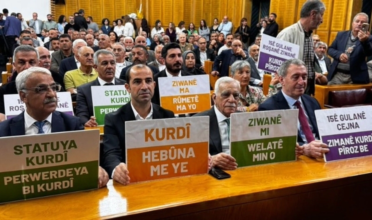 DEM Parti'den tartışılan bildiri için açıklama:  Bu tartışmayı Lozan'a sıkıştırmak haksızlık