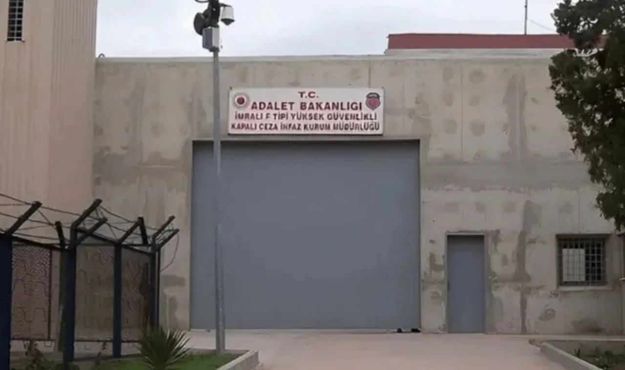 Fesih kararı sonrası ilk ziyaret tamamlandı! DEM heyeti İmralı'dan döndü