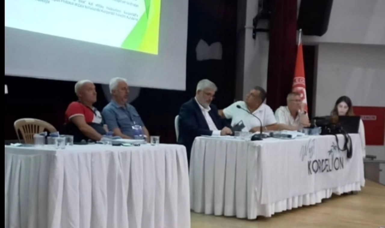 Genel kurulda güven tazelendi: İşdünyası Konut Yapı Kooperatifi yönetimi yeniden seçildi