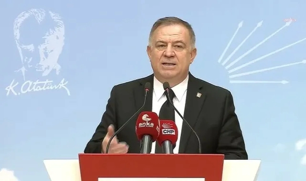 Gökan Zeybek: Cumhurbaşkanı Erdoğan Türk halkına 1,4 trilyon liralık bir fatura çıkardı
