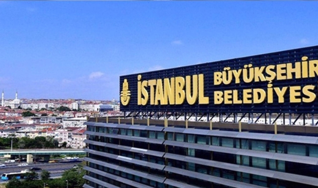 İBB'ye soruşturmasında iş insanı Murat Gülibrahimoğlu hakkında tutuklamaya yönelik yakalama kararı