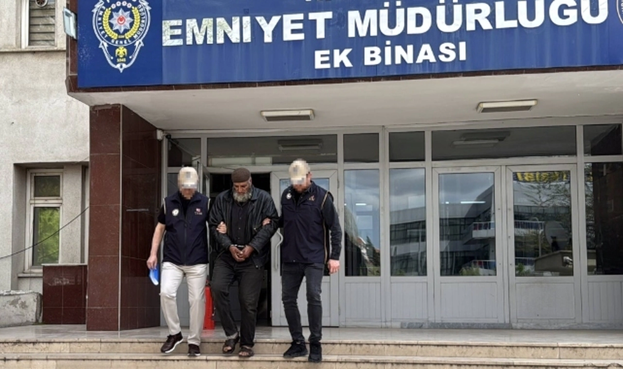 Interpol'ün aradığı IŞİD şüphelisi Türkiye'de yakalandı; sınır dışı edilecek