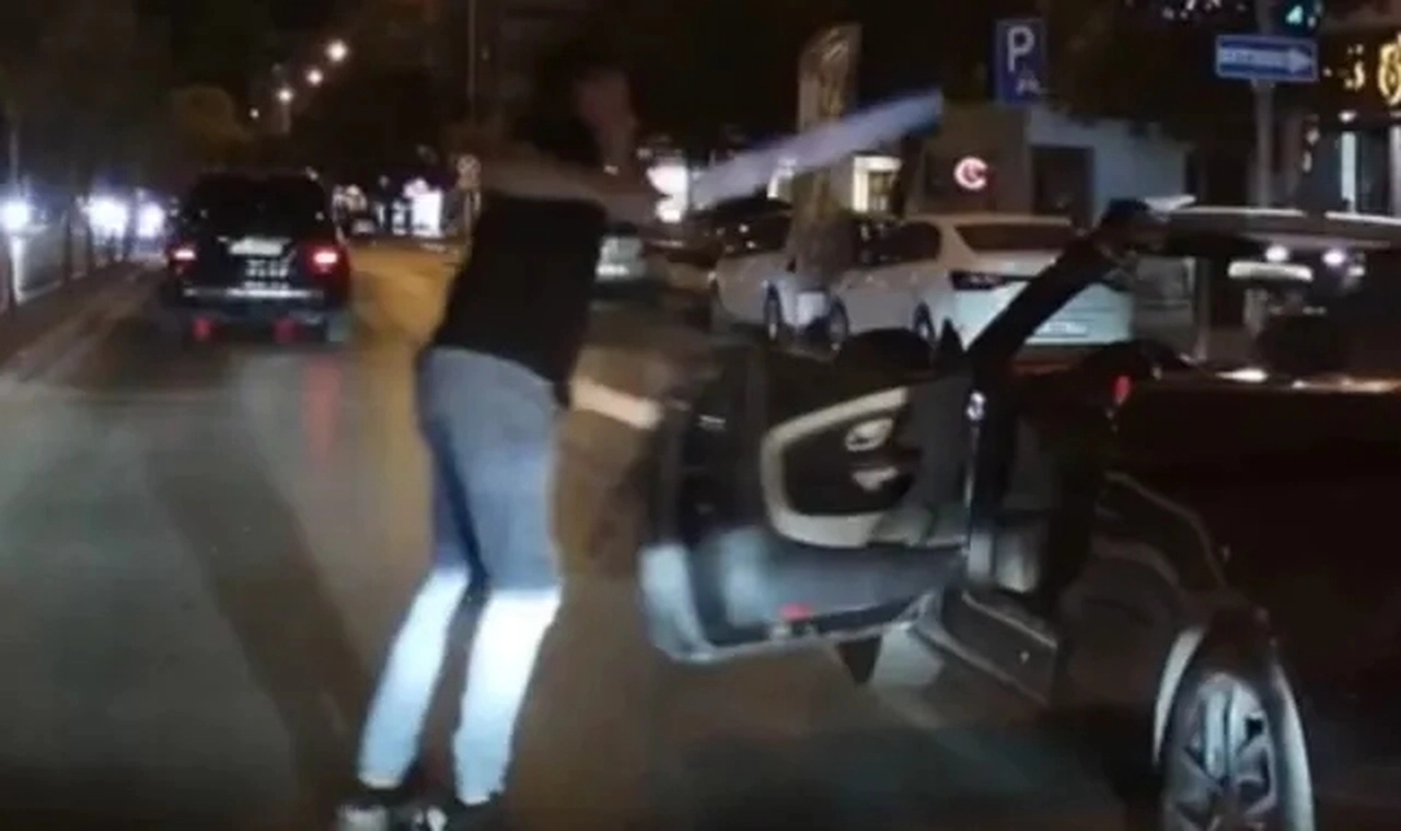 İzmir'de trafikte tartıştığı kişiye döner bıçağı çeken sürücü tutuklandı