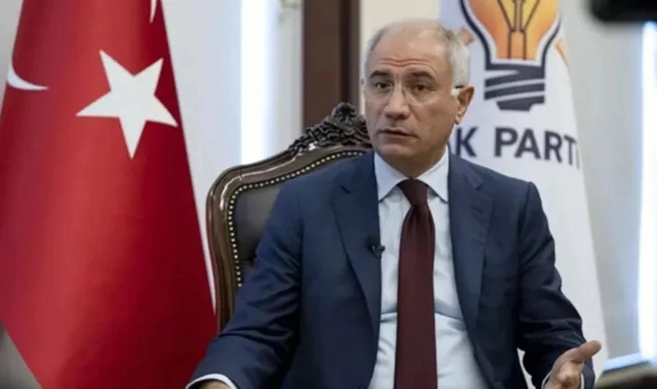 PKK'nın fesih kararı terör örgütünün uzantılarını kapsıyor mu? AK Parti'li Efkan Ala canlı yayında yanıtladı