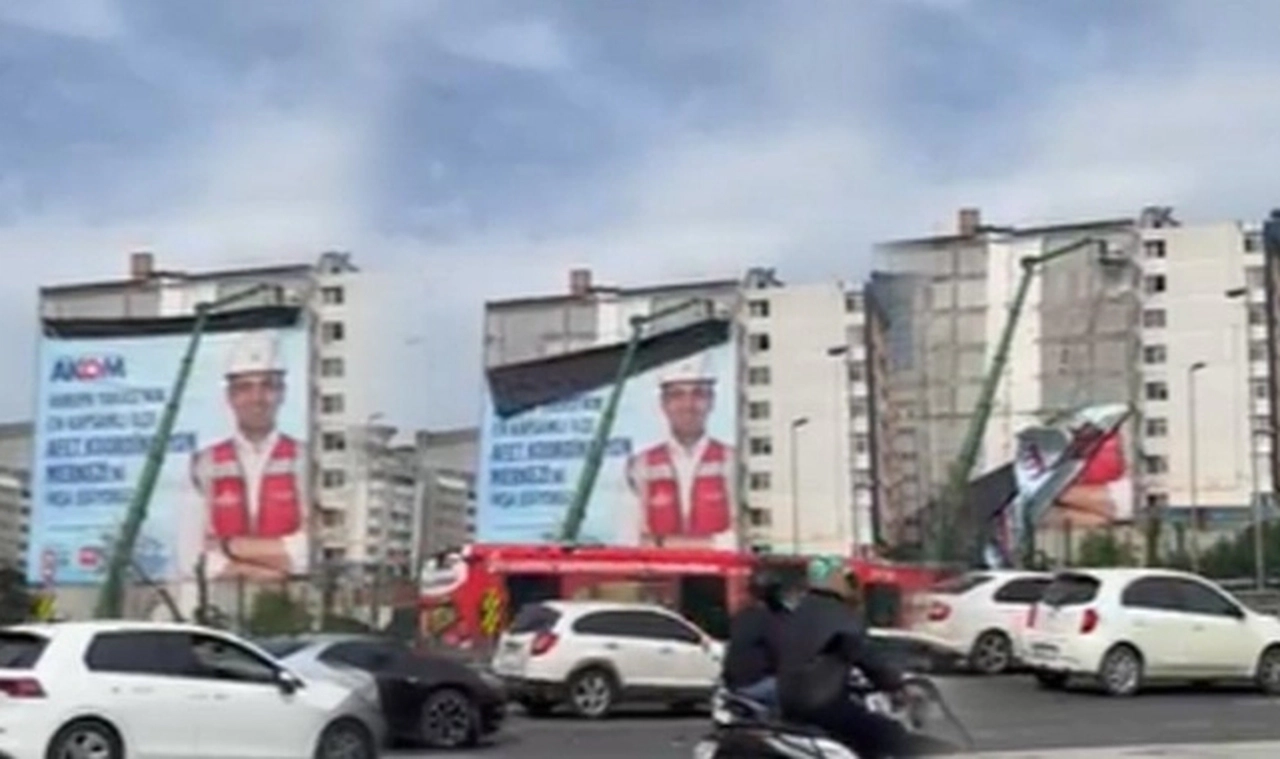Savcılığın fotoğraf yasağı hızlı başladı! Panolardan fotoğraflar tek tek indiriliyor
