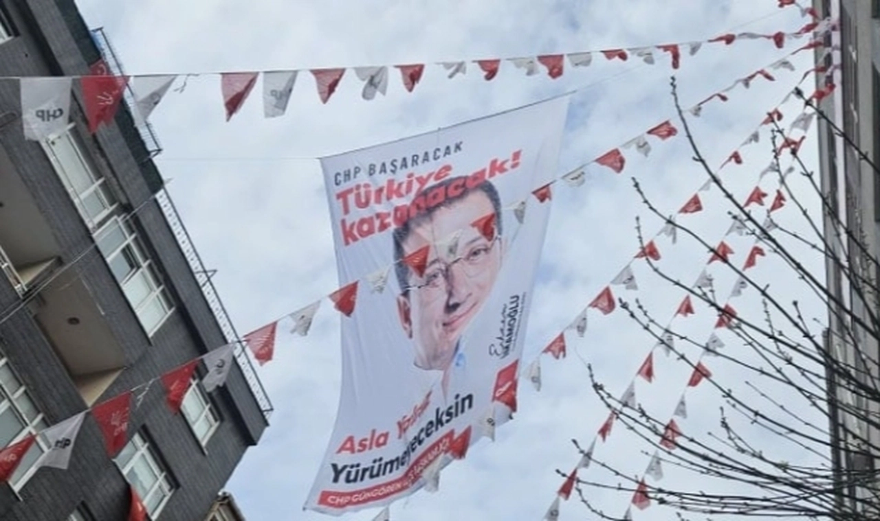 Tanrıkulu duyurdu: İmamoğlu, Şahan ve Çalık afişleri için toplatma talimatı