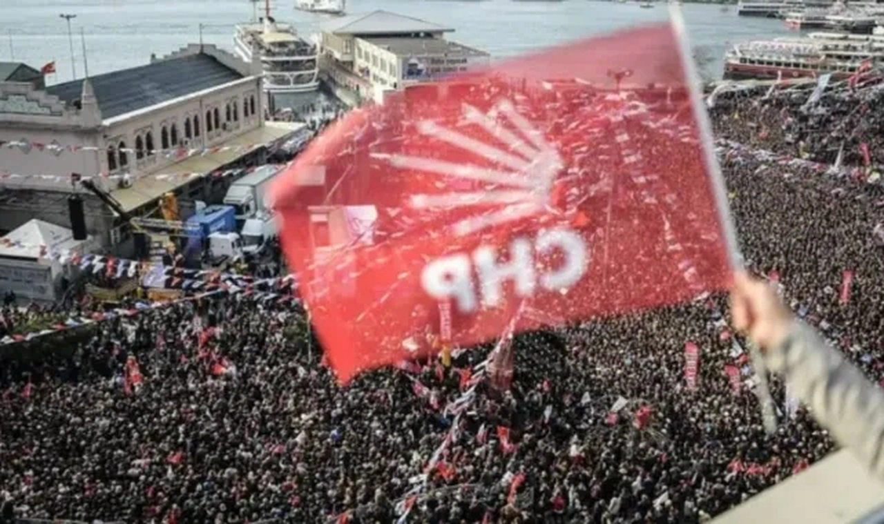 TMSF'den CHP'ye Afiş Engeli: Talep Reddedildi, Partiden Tepki Geldi