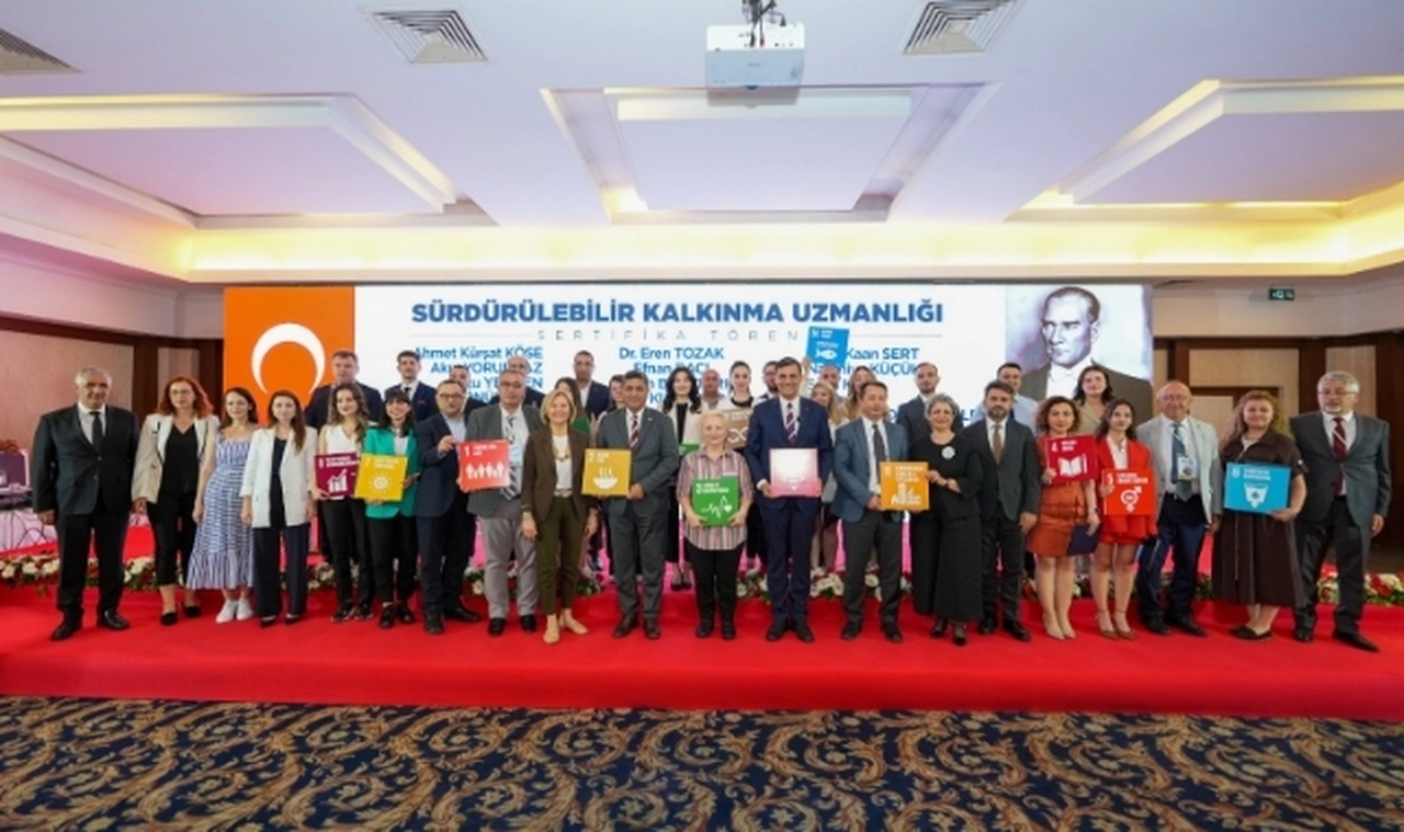 “Zirvede ortaya çıkan fikirler, Manisa’nın geleceği için bir eylem rehberine dönüşecek”