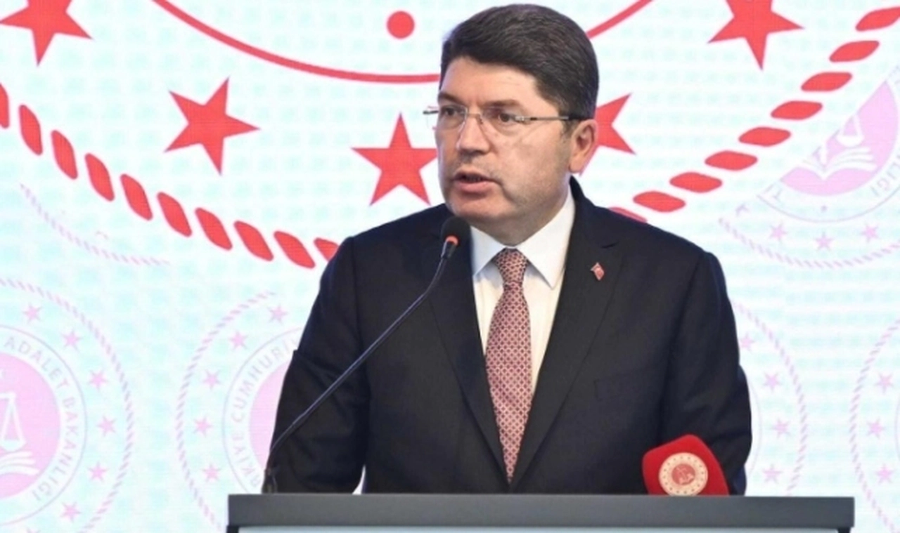 Adalet Bakanı Tunç: 6 ay hapis cezası alan en az 9 gün, 1 yıl hapis cezası alan en az 18 gün cezaevinde kalacak