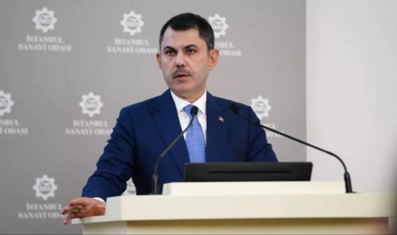 Bakan Kurum: Bize eleştiri yapacak son kişi Özgür Özel, son merci CHP'dir