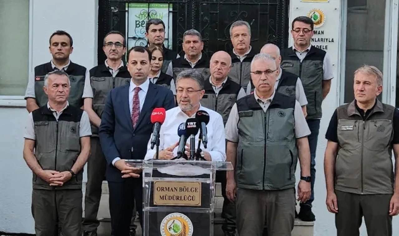 Bakan Yumaklı: İzmaritten 81, piknik ateşinden 50 yangın çıktı