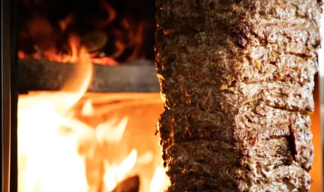 Bursa'da döner fiyatları cep yakıyor: Kebapçı İskender'de dönerin kilosu 7000 TL'yi buldu