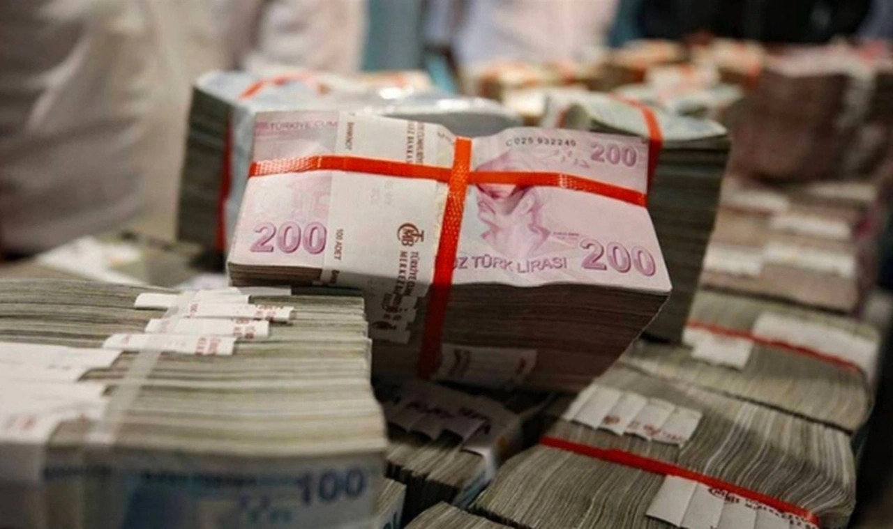 Bütçe mayısta 235,2 milyar TL fazla verdi