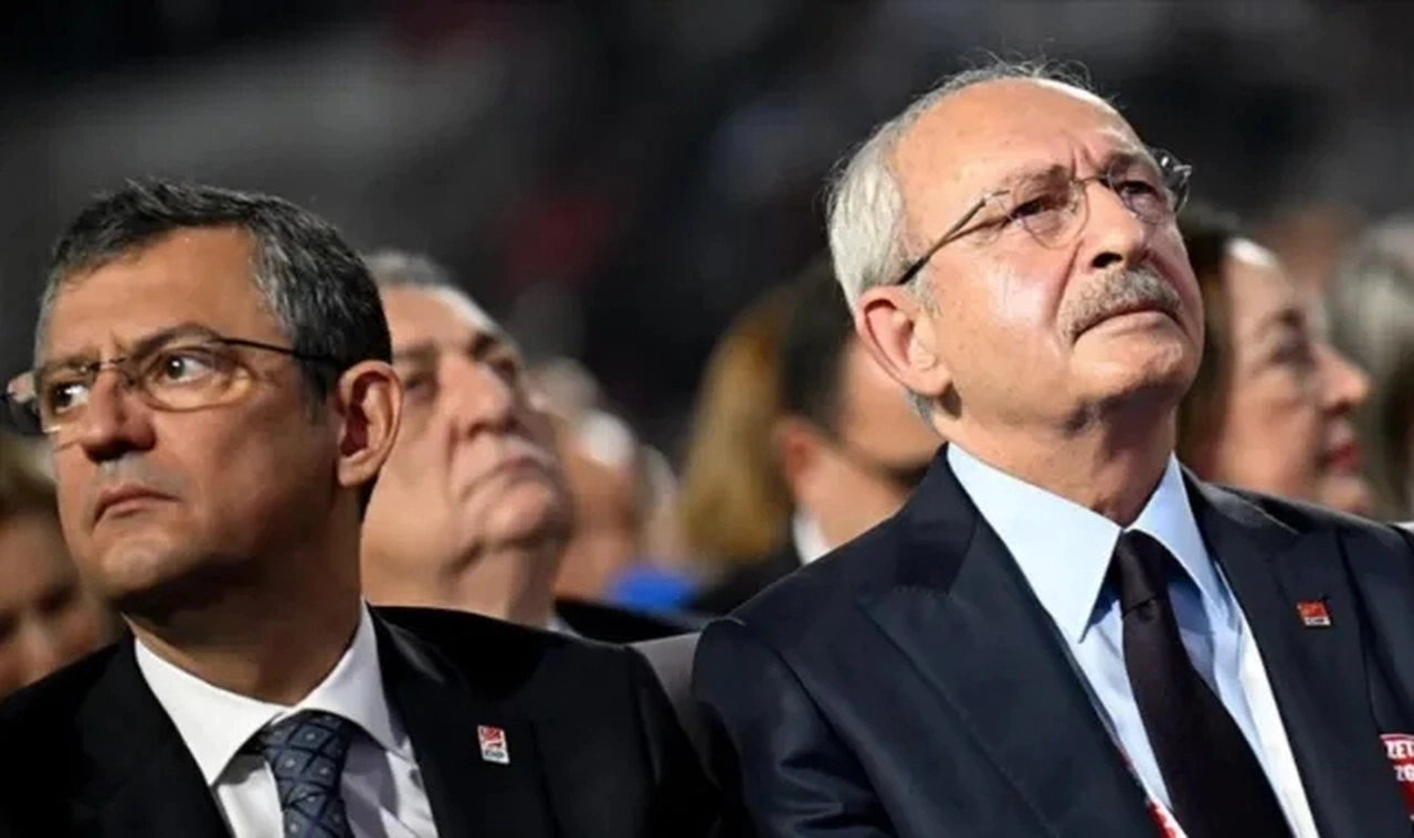 CHP Ankara İl Başkanı ve 25 ilçe başkanından Özel'e destek: Liderimiz Özgür Özel'dir