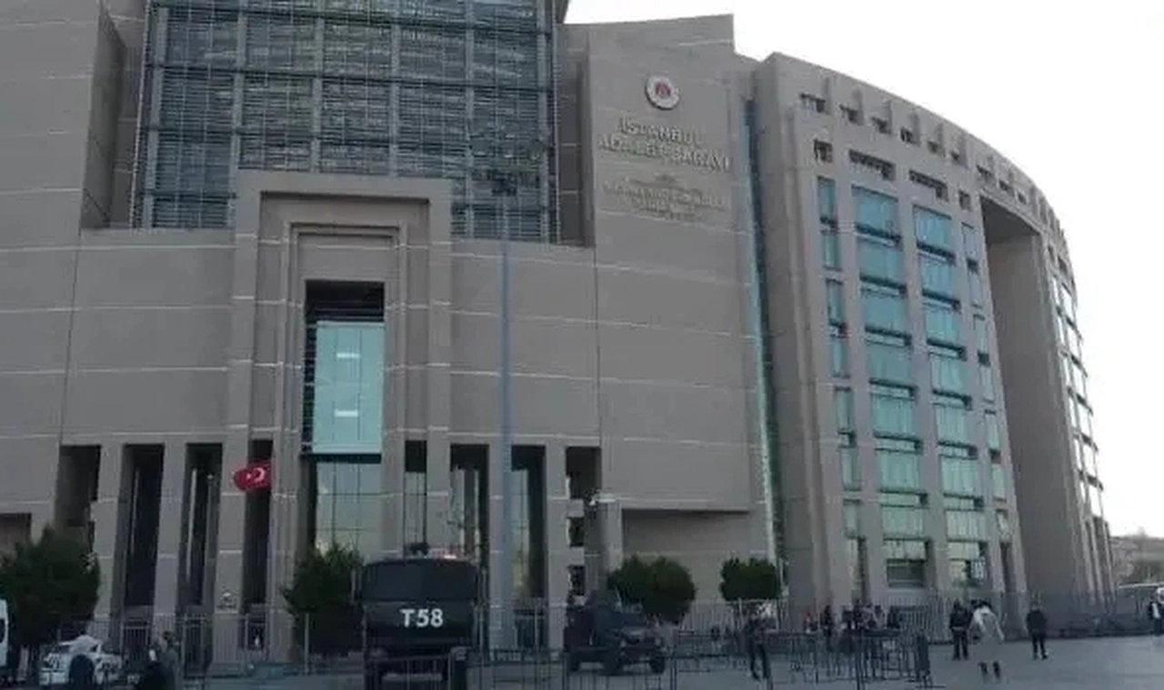 “Cumhurbaşkanına hakaret” iddiasıyla tutuklanan avukat Gökhan Türkoğlu tahliye edildi
