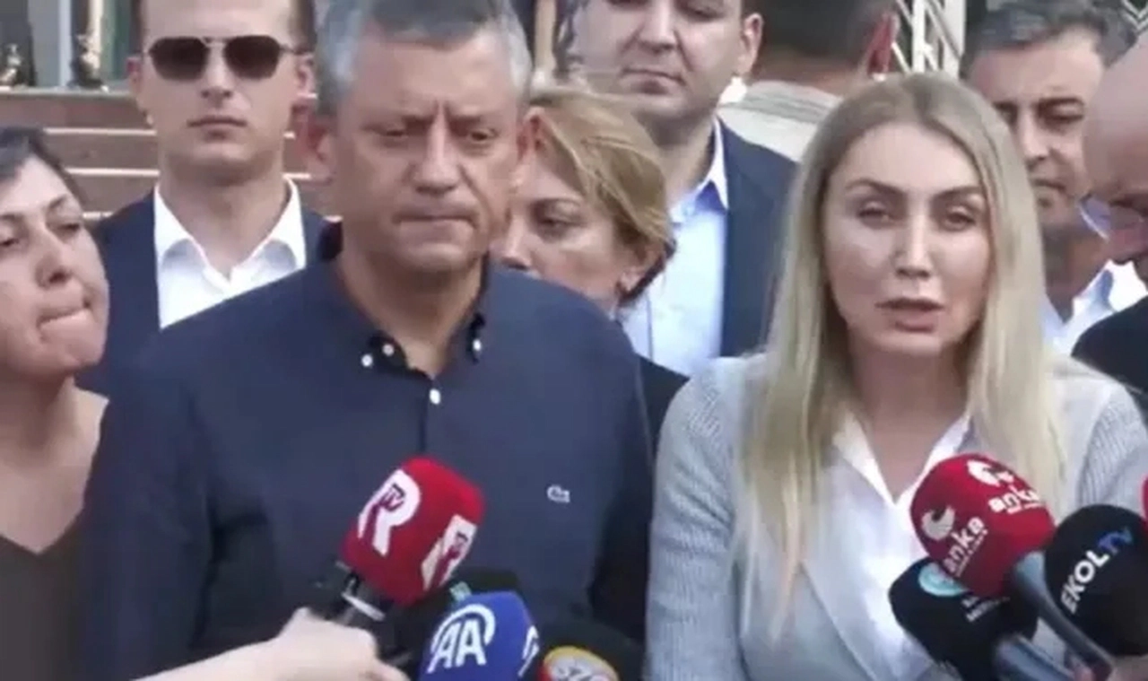 Dilek İmamoğlu ve Özel'den Zeyrek’e destek ziyareti: Sağlık durumu hakkında açıklama geldi