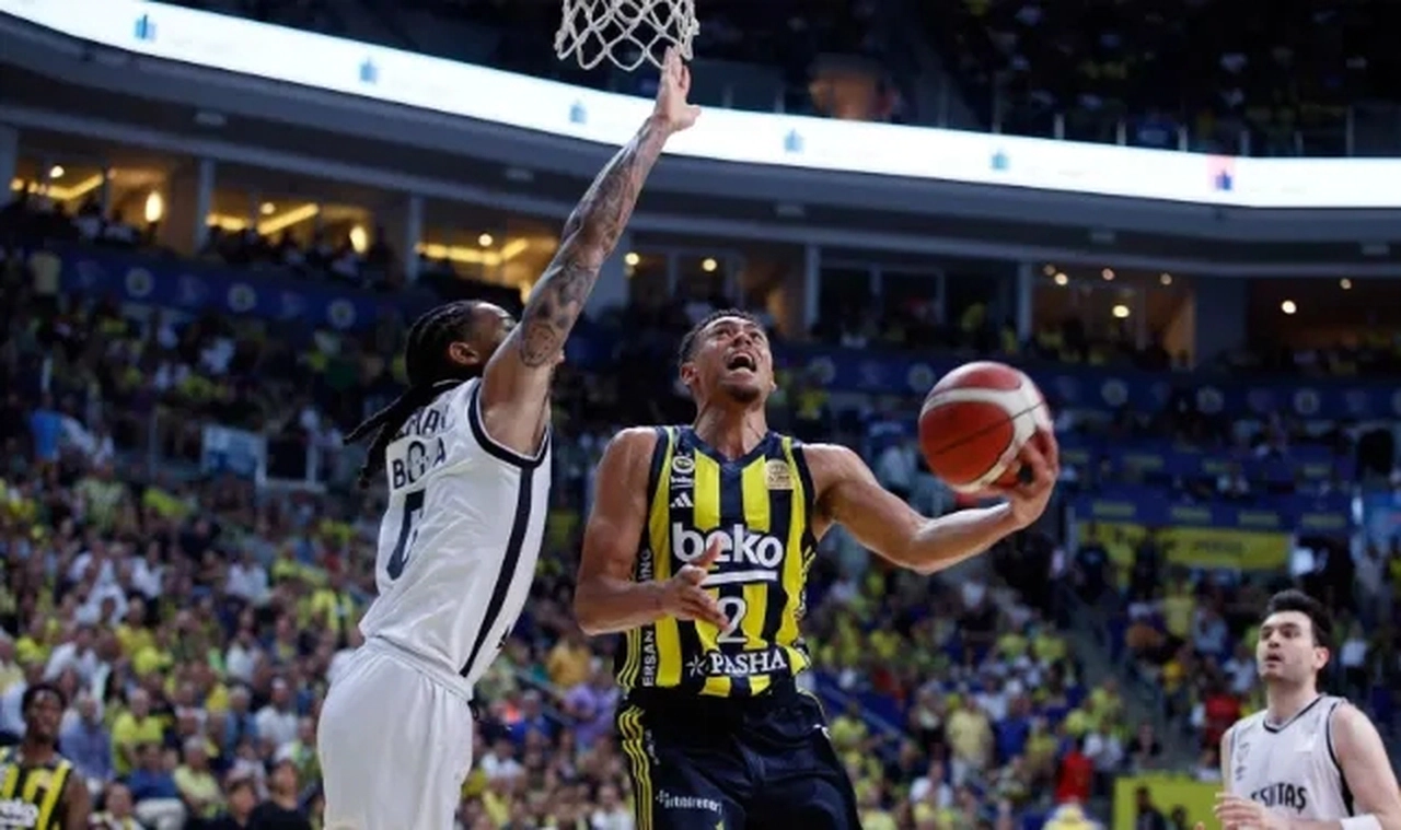 Fenerbahçe, final serisinde 1-0 öne geçti