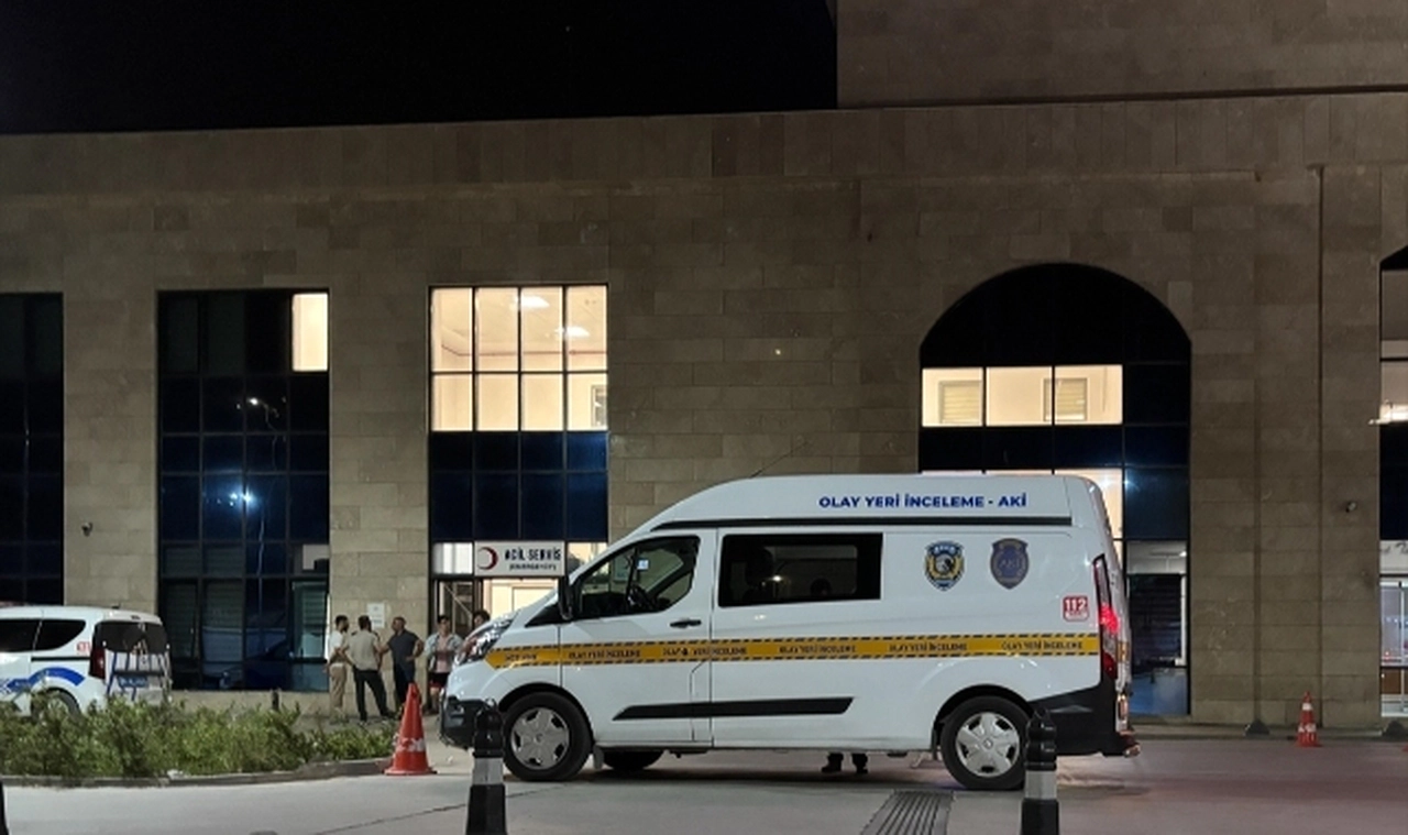 İzmir'de çıkan bıçaklı kavgada 1 kişi öldü, 2 kişi yaralandı