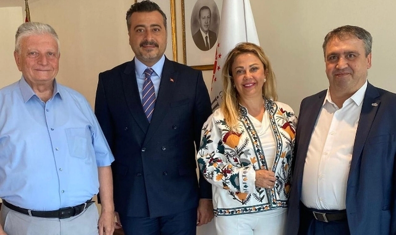 İzmir ve Manisa'nın medya STK'ları İletişim Başkanlığı'nda buluştu