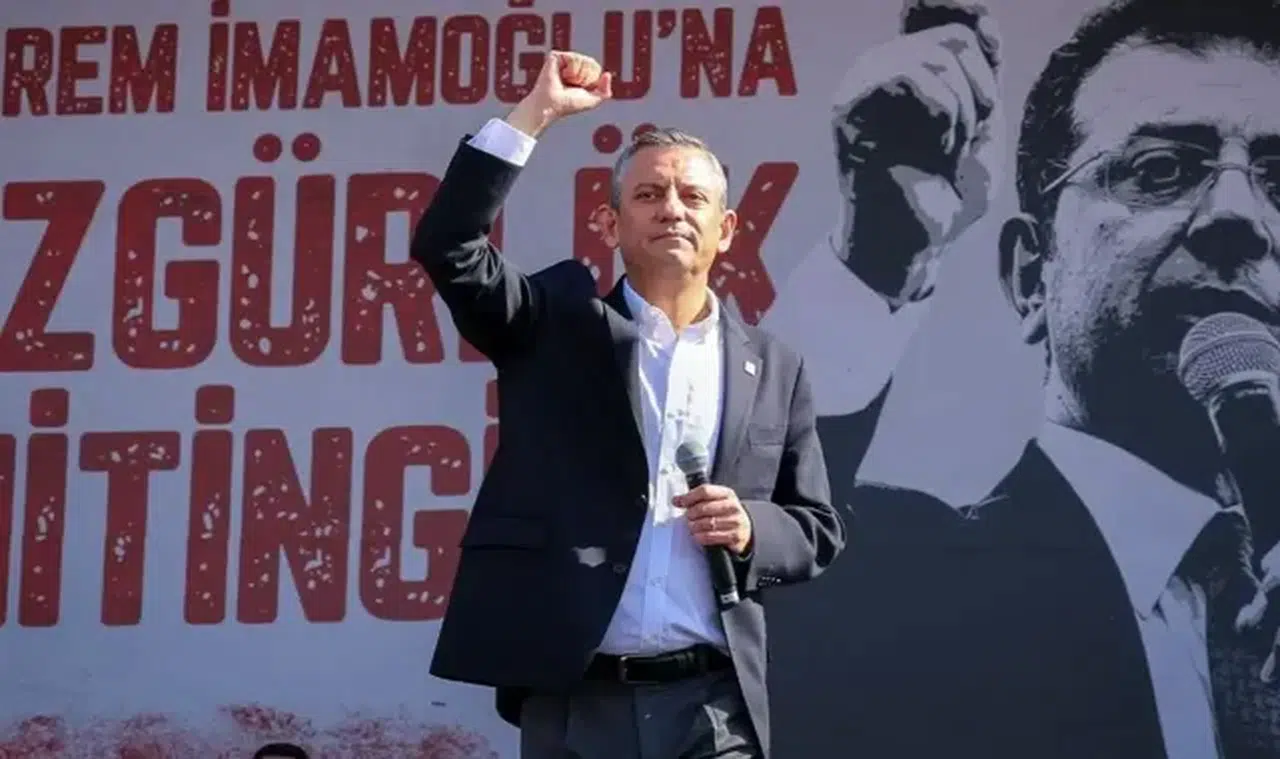 Özgür Özel'den 'Avcılar mitingi' çağrısı! 'Sokaklardayız'