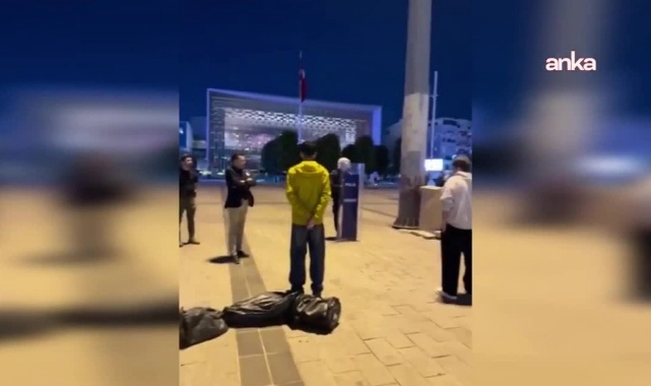 Taksim Meydanı'nda durdukları için gözaltına alınanlara dava açıldı
