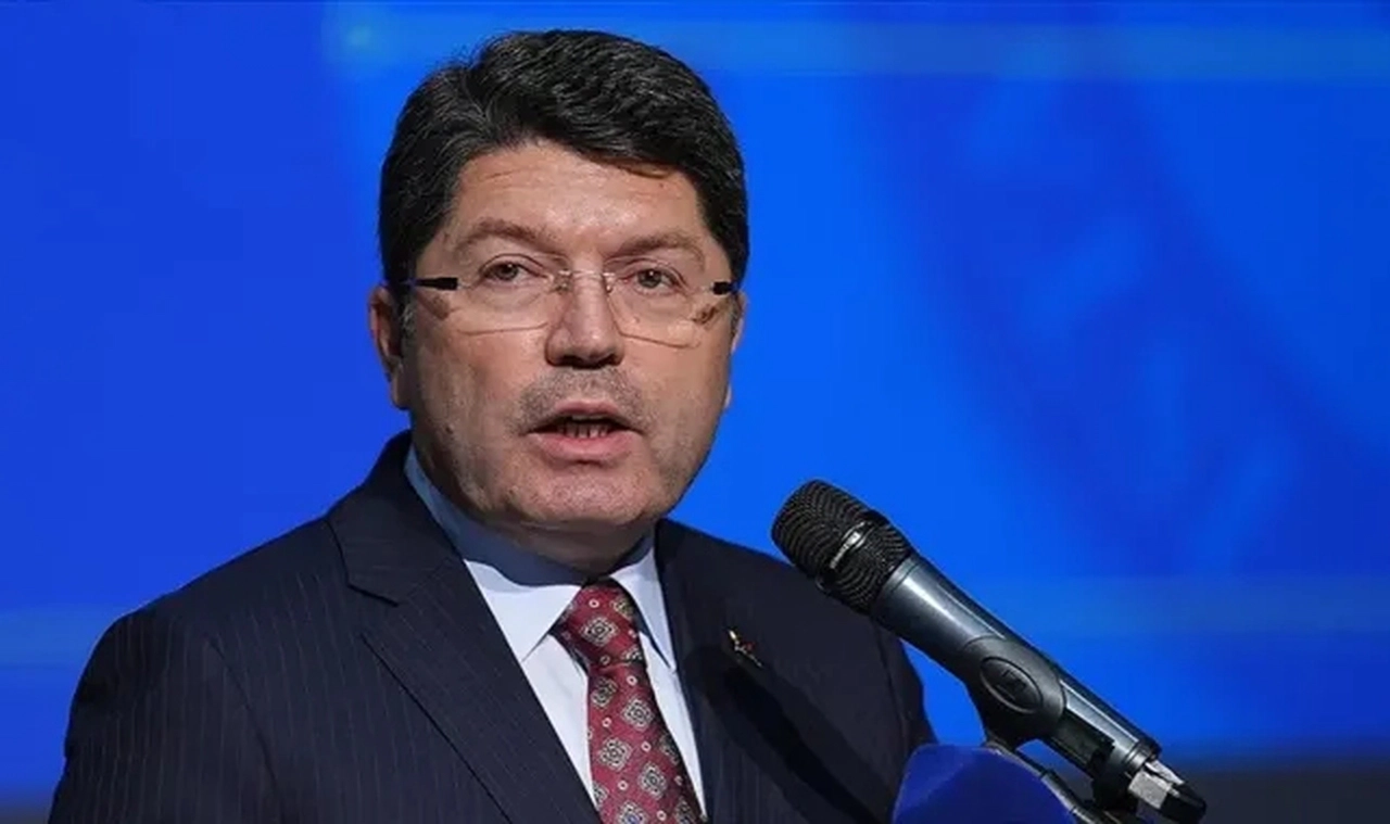 Adalet Bakanı Tunç operasyonlara sahip çıktı: 'Kuvvetli suç şüphesine yargının kayıtsız kalması düşünülemez'