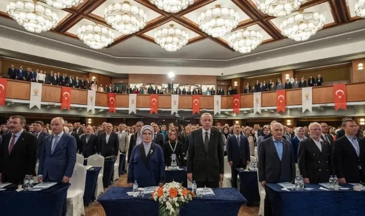 AK Parti Kızılcahamam’da seçim mesaisine başlıyor: Yeni teşkilatla ilk toplantı