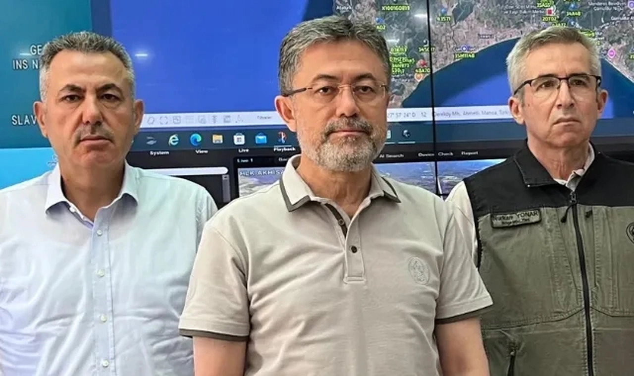 Bakan Yumaklı'dan Buca ve Ödemiş yangınlarına dair açıklama