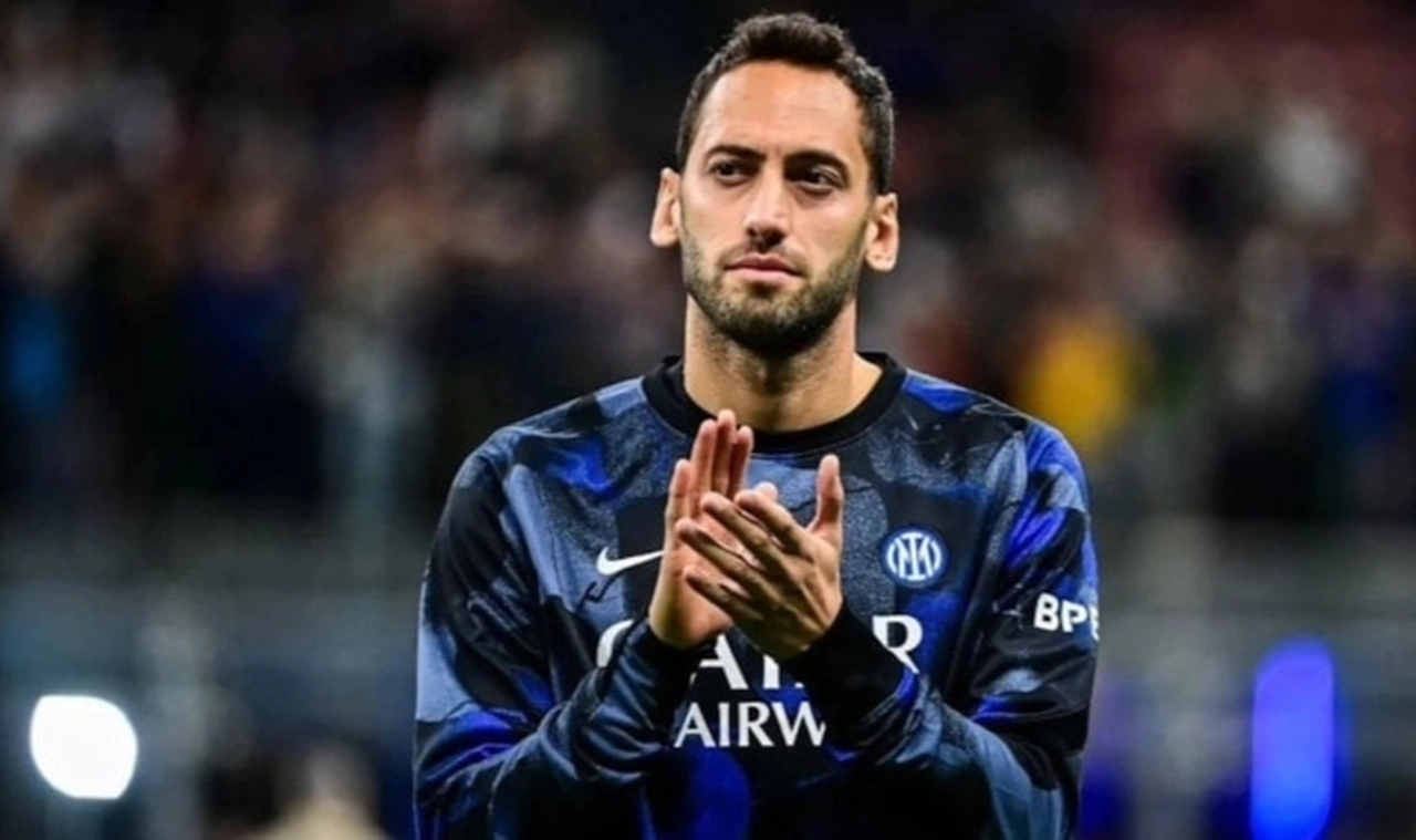 İsmi Fenerbahçe ile anılan Hakan Çalhanoğlu sessizliğini bozdu!