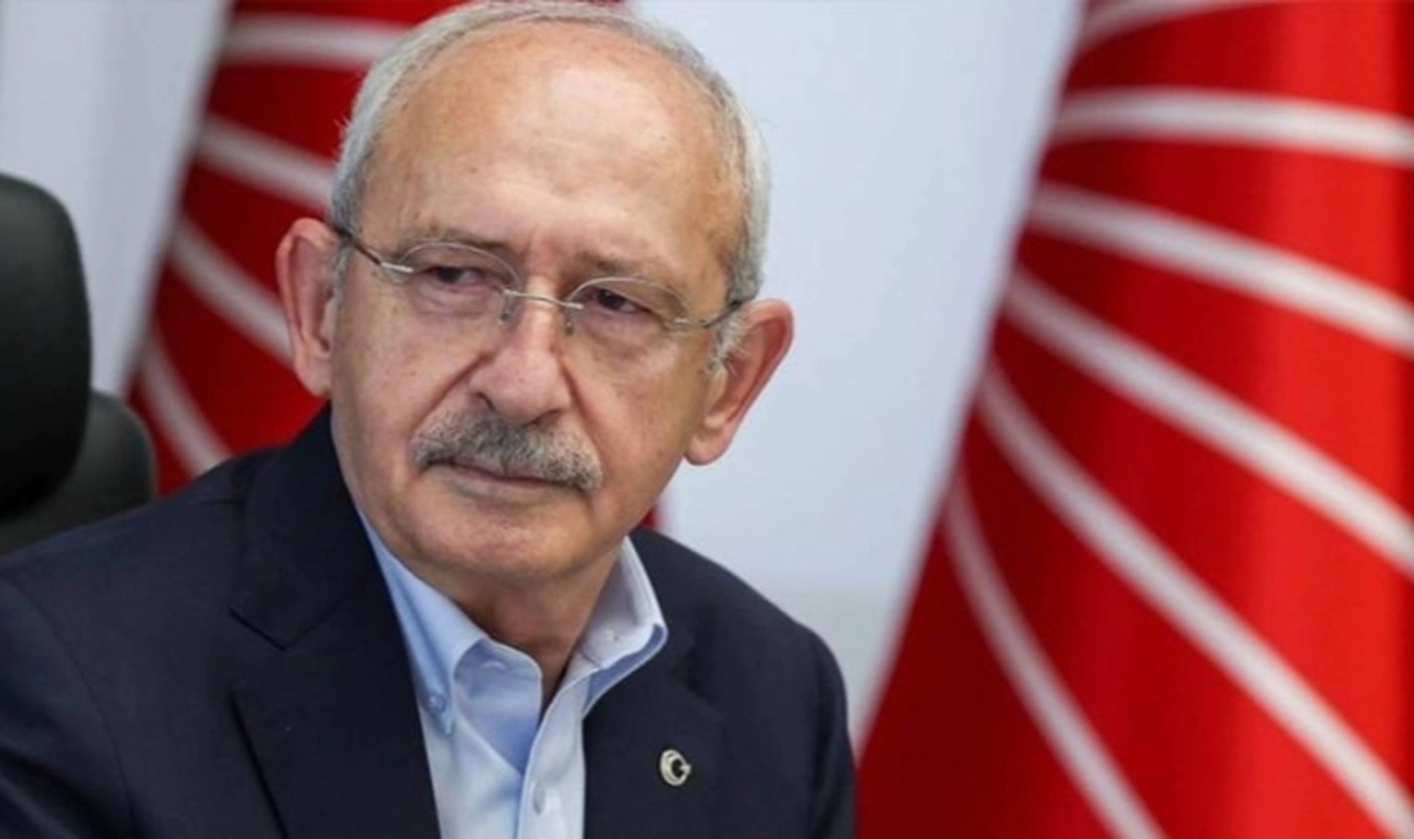 Kılıçdaroğlu'ndan operasyonlar sonrası CHP'ye destek: Belediye başkanlarımızın yanındayım; korkmayın, dağılmayın!