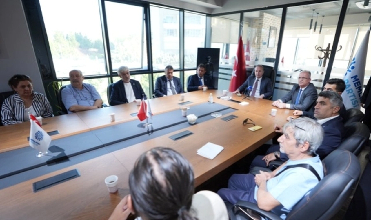 Memleket Partisi "kapanma" gündemli olağanüstü kurultayını topladı