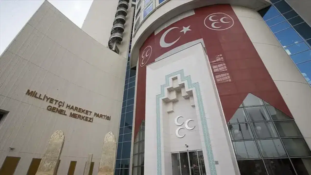 MHP’de iki istifa birden: Teşkilat içi karıştı