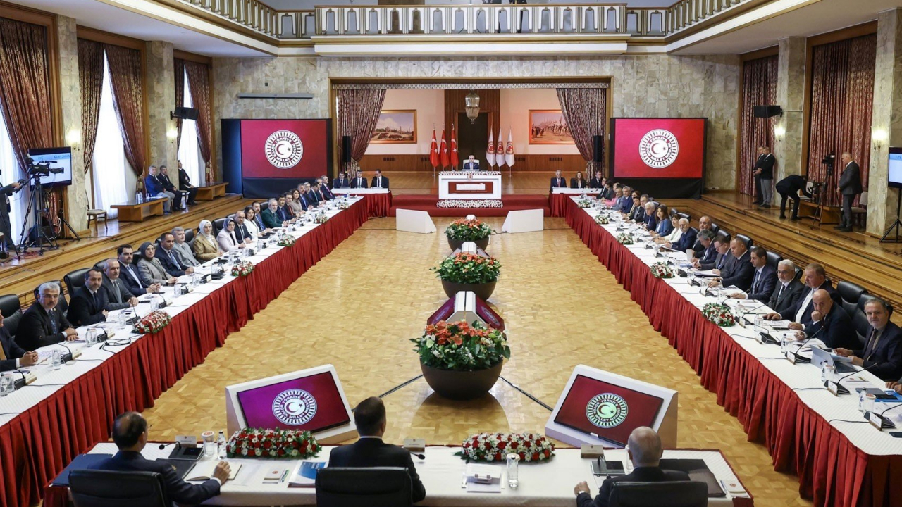 Açılım komisyonu üçüncü kez toplanacak: Kurtulmuş'tan İYİ Parti'ye son çağrı!