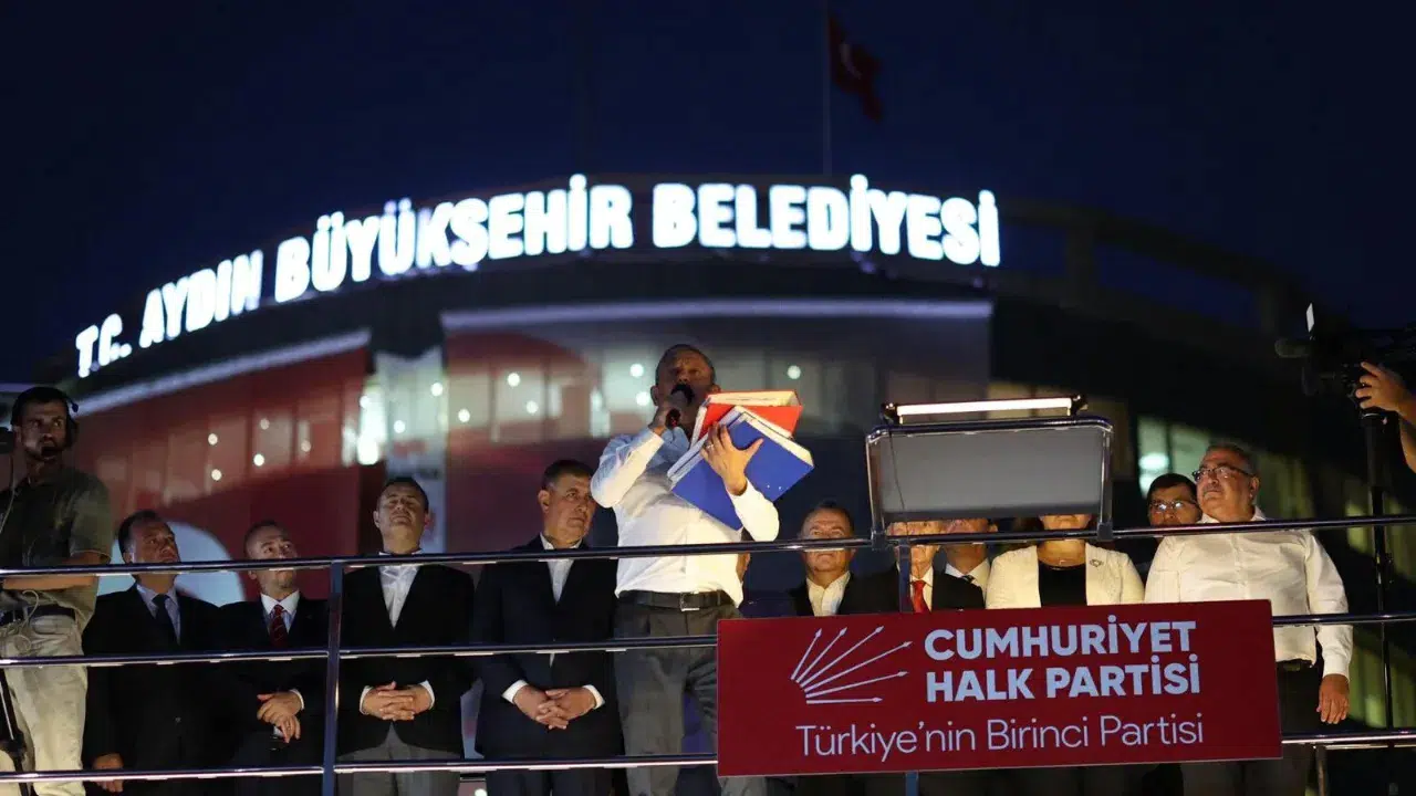 "Topuklayan Efe"ye tepkiler sürüyor! Özgür Özel'den Erdoğan'a Aydın önerisi