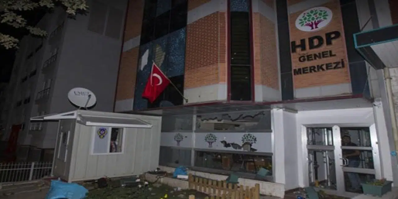 HDP GENEL MERKEZİ'NE SALDIRI
