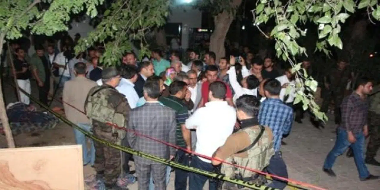 AK PARTİLİ VEKİLLER SURUÇ'TA PROTESTO EDİLDİ