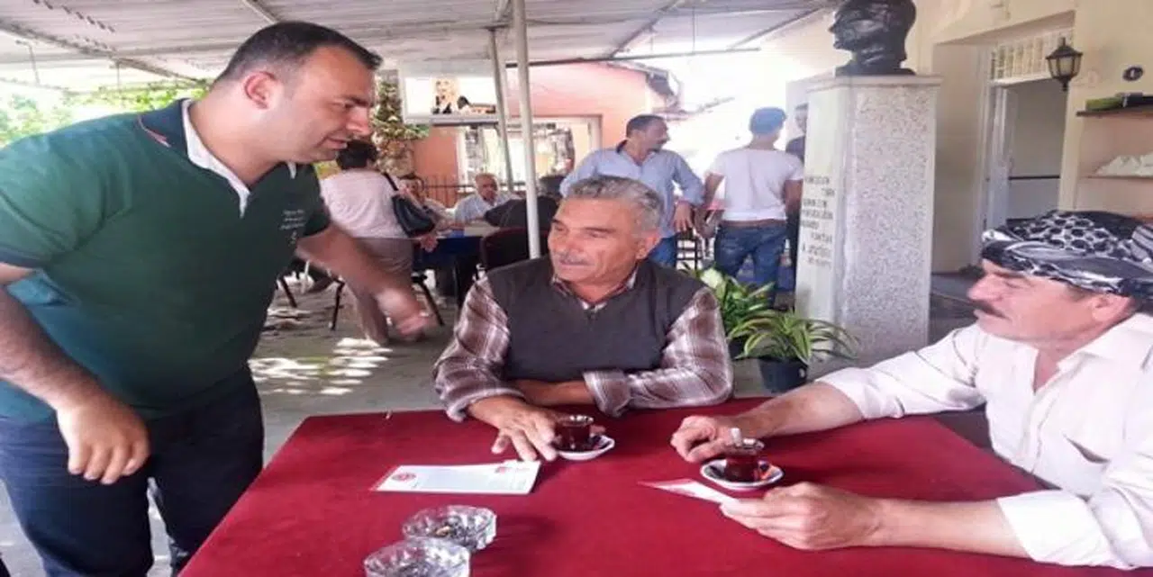 İZMiR’iN GÖBEĞINDEKi KÖYLÜLER ÇiLE ÇEKiYOR