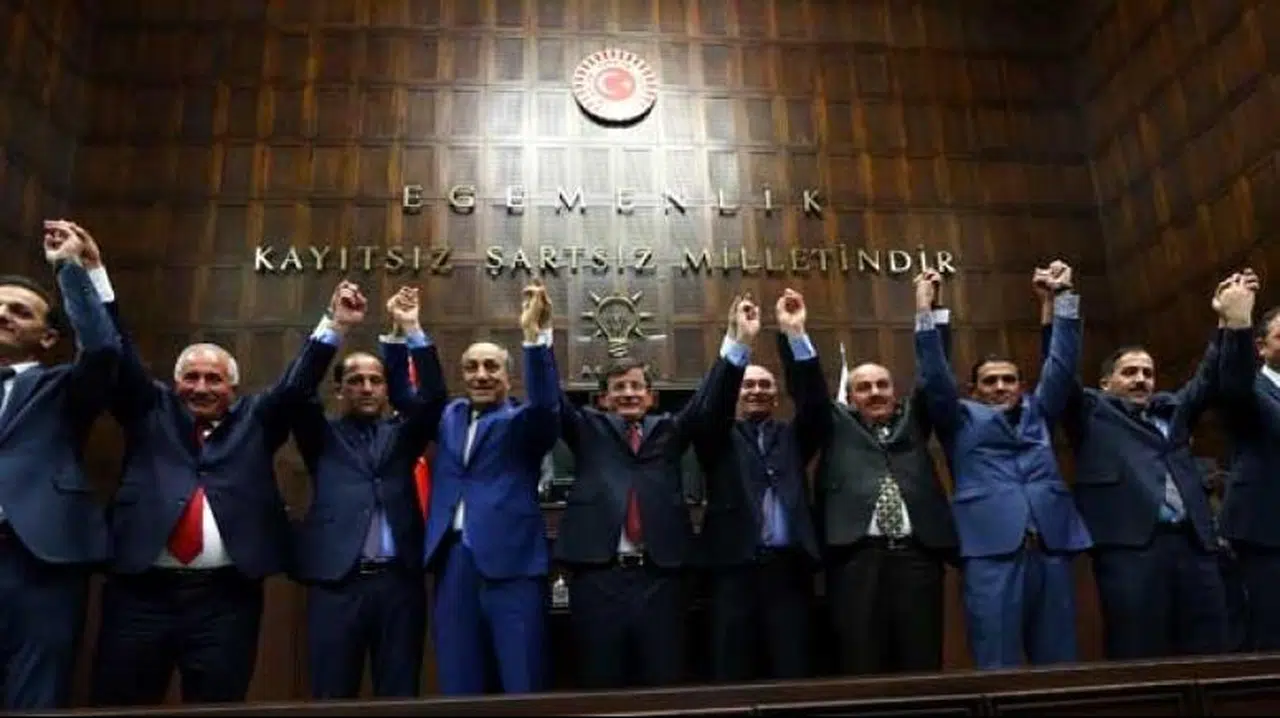 5 BELEDİYE BAŞKANI AK PARTİ'YE KATILDI!