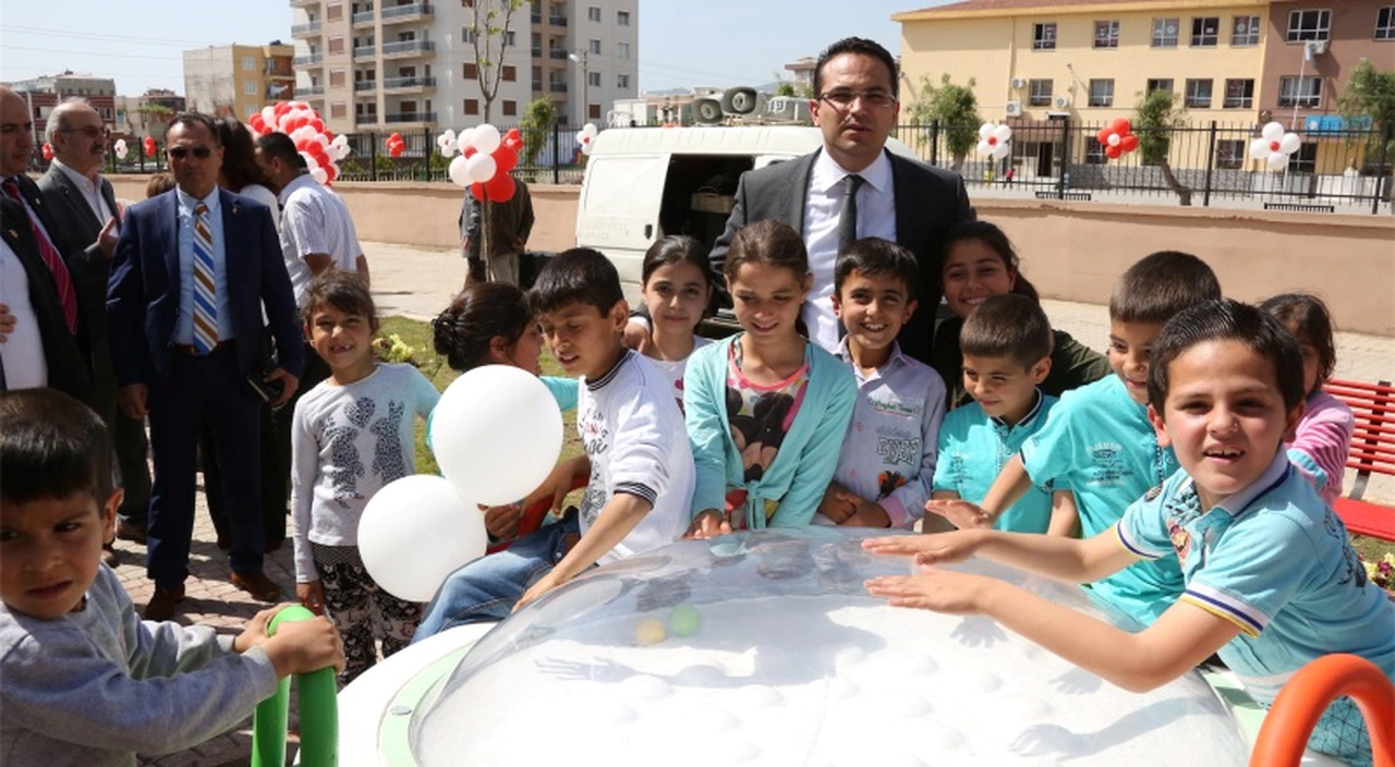 BORNOVA YENİ PARKLARLA DAHA DA GÜZEL