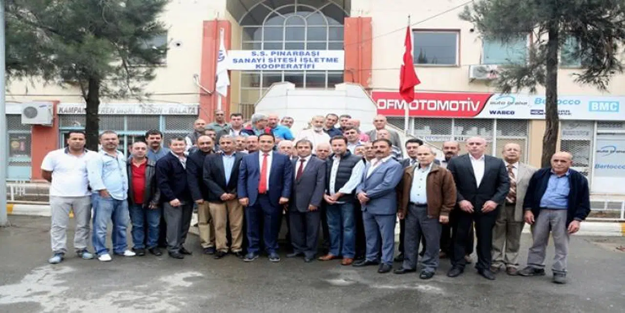 PINARBAŞI’NDAKİ 5’İNCİ SANAYİ SİTESİ ESNAFINDAN   HİZMETE PLAKETLİ TEŞEKKÜR