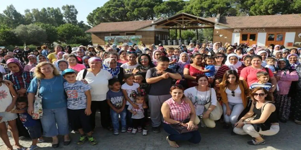 MERKEZE UZAK MAHALLELERDE YAŞAYANLAR KENT GEZİSİNDE GÜZEL BİR GÜN GEÇİRDİ