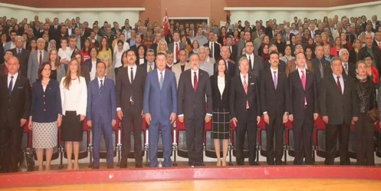 MHP BİZİMLE YÜRÜ TÜRKİYE SLOGANIYLA İZMİR ADAYLARINI TANITTI