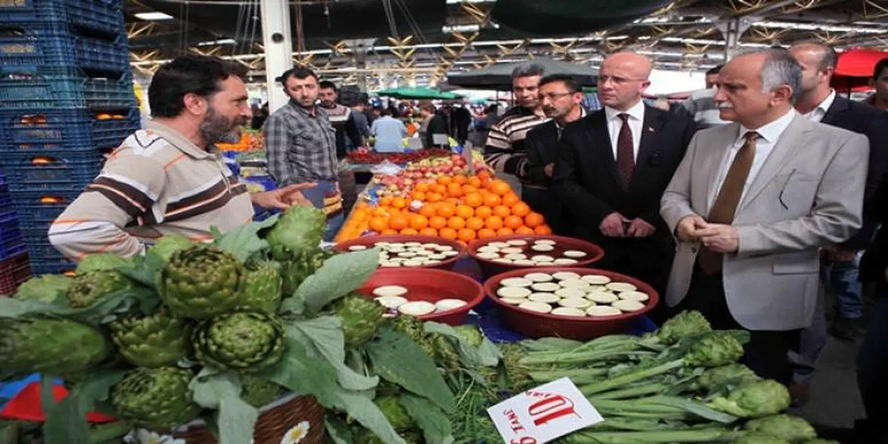 ÇAY MAHALLESİ PAZAR YERİNE KAVUŞUYOR