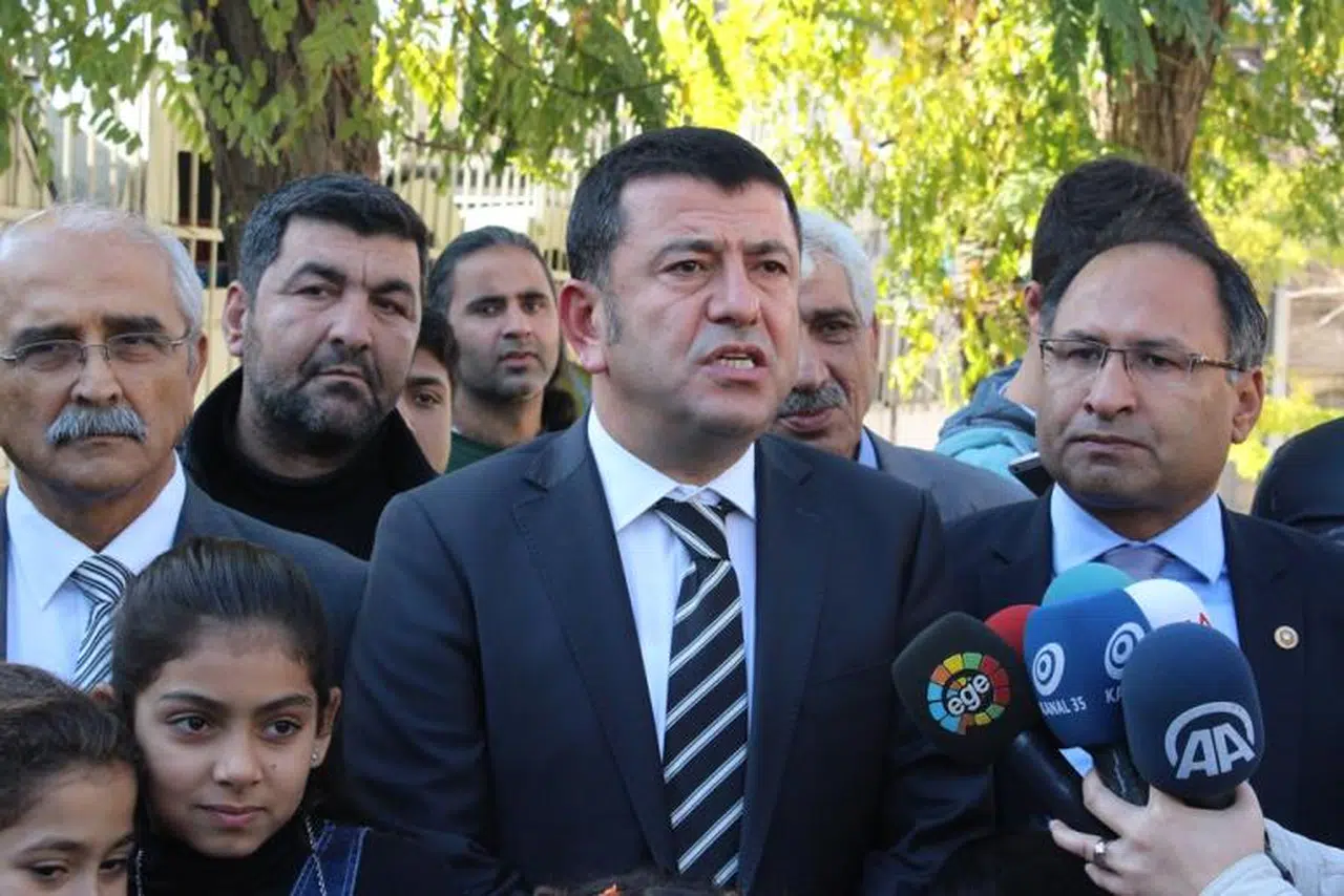 CHP'Lİ MİLLETVEKİLLERİ MÜLTECİLER İÇİN DENİZE AÇILACAK!
