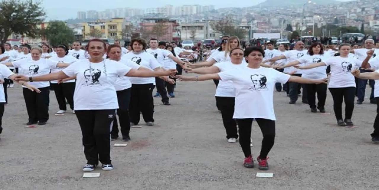 BAYRAKLI'DA DEV TÜRK BAYRAĞI OLUŞTURULACAK