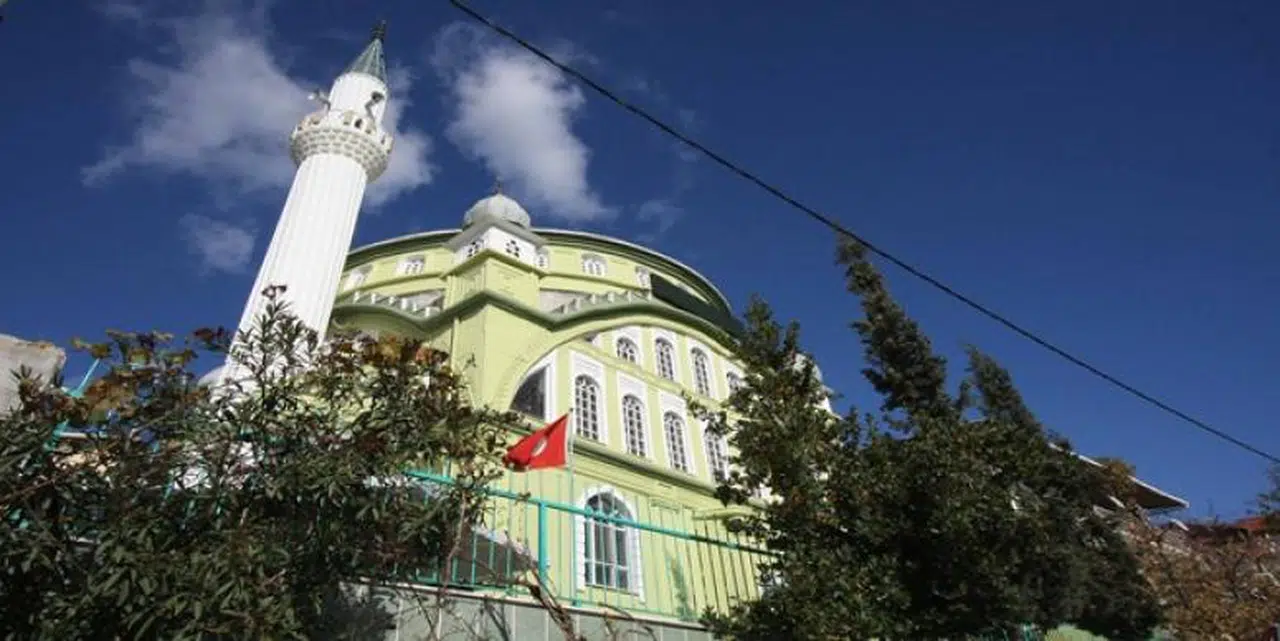 BAYRAKLI’DA CAMİLER RAMAZAN’A HAZIR